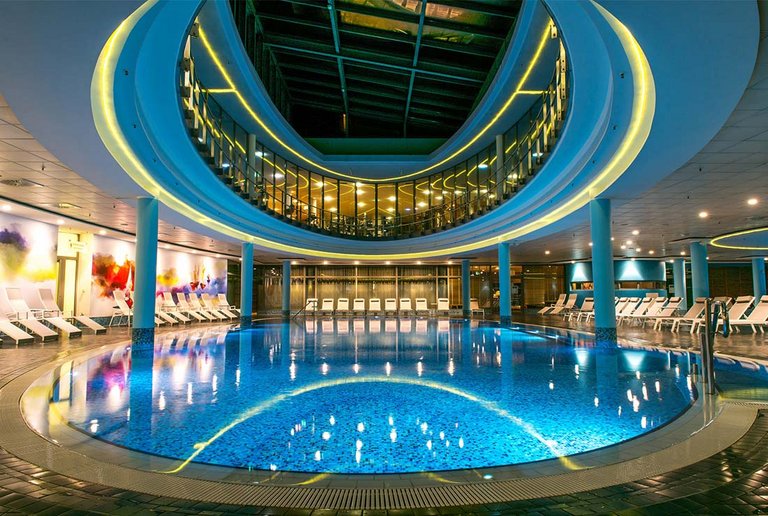 25-m-Pool im centrovital Hotel