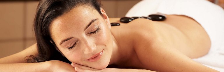 Enjoy spa in centrovital Berlin with our hot stone massage