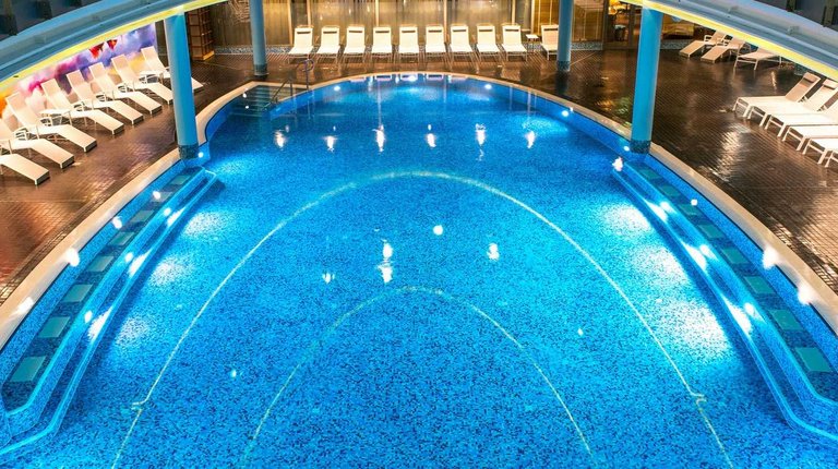25-m-Pool - Wellness pur im centrovital Berlin
