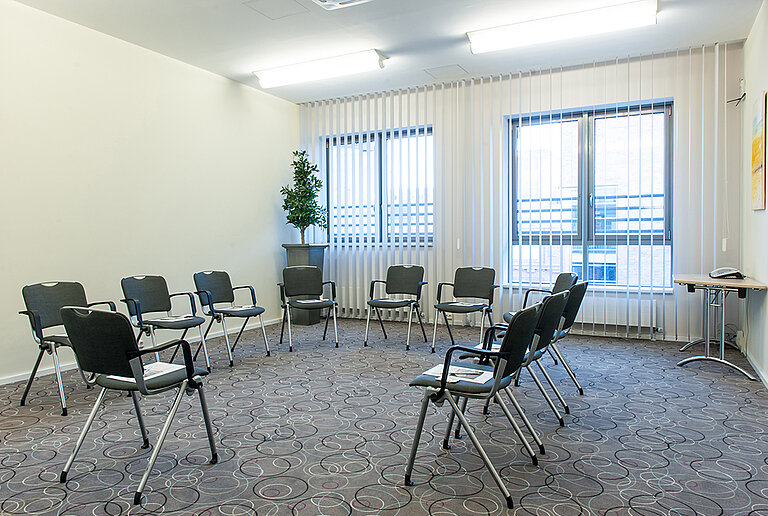 Seminar room with view of the bridge near centrovital Berlin
